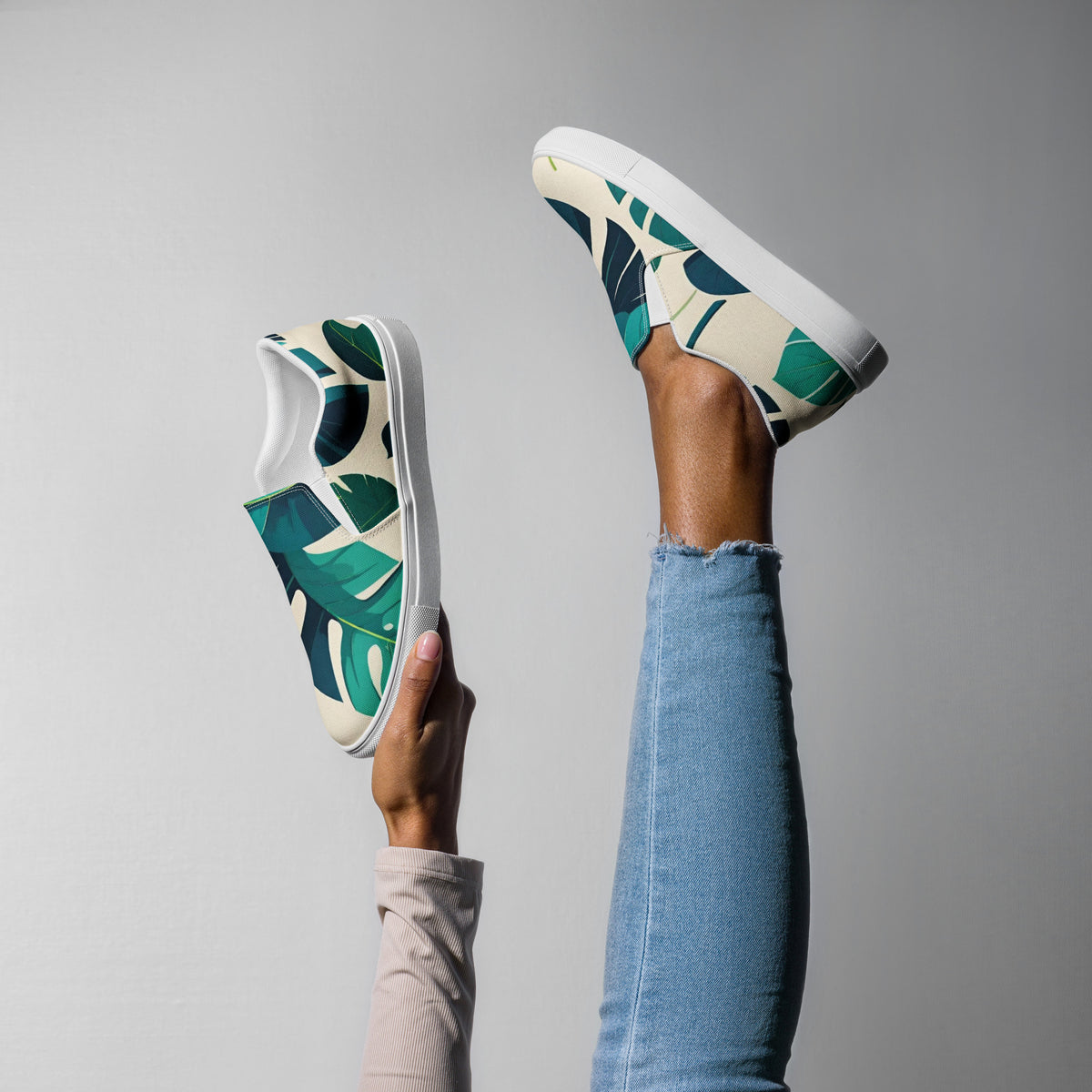 Women’s slip-on canvas shoes